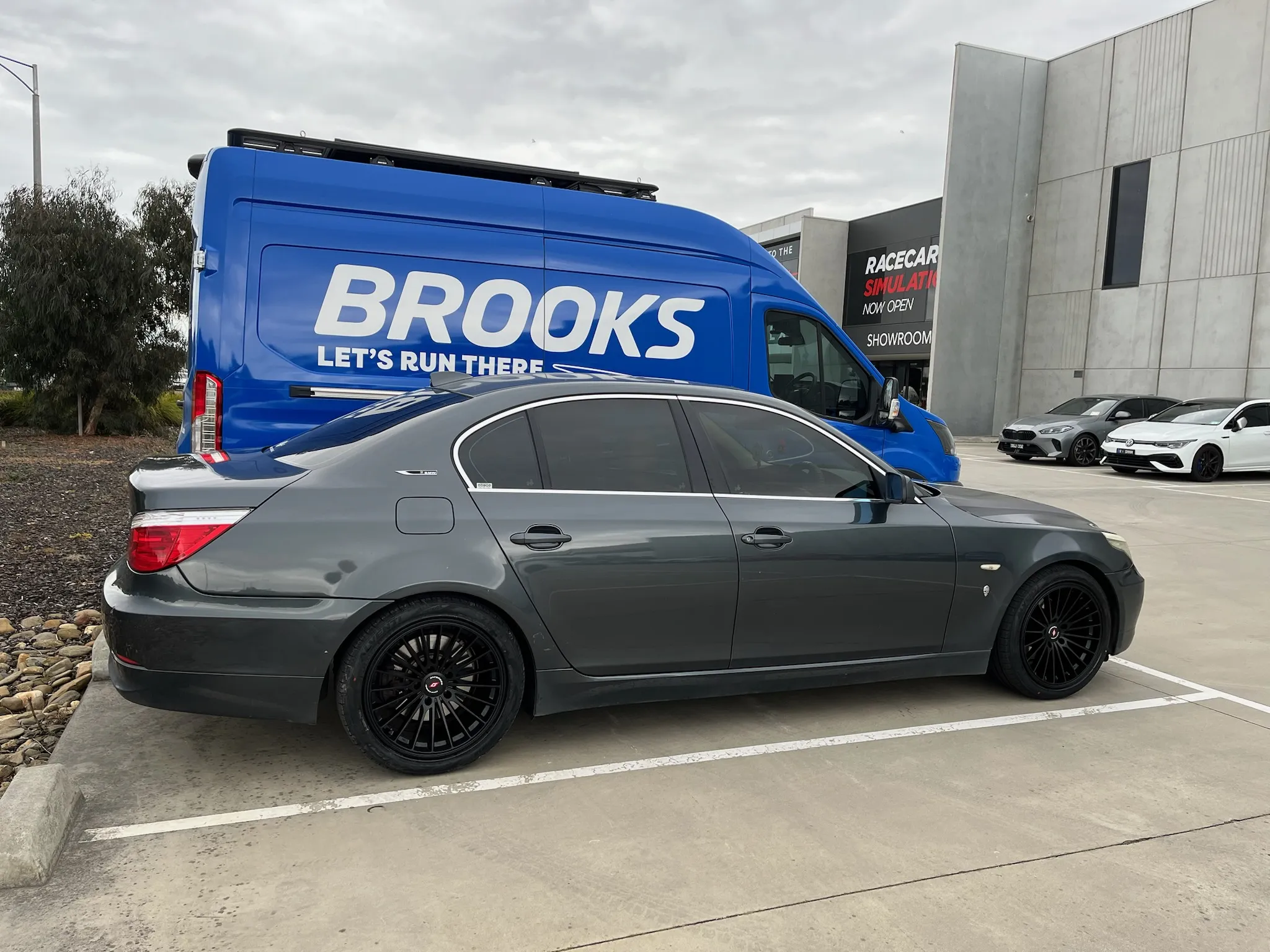 BMW 5 SERIES with IFG36 19 inch wheels |  | BMW